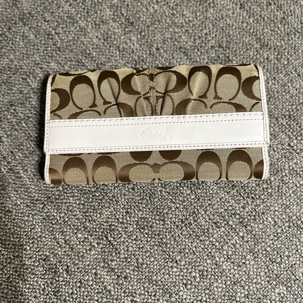 EUC COACH Authentic Coach long wallet fold signature round zip